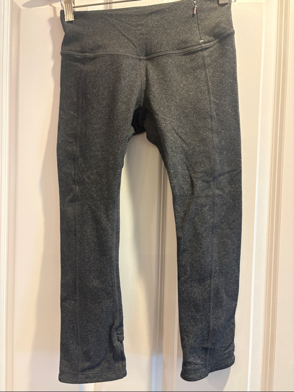 CALIA by Carrie Underwood Dark Gray Capri Leggings